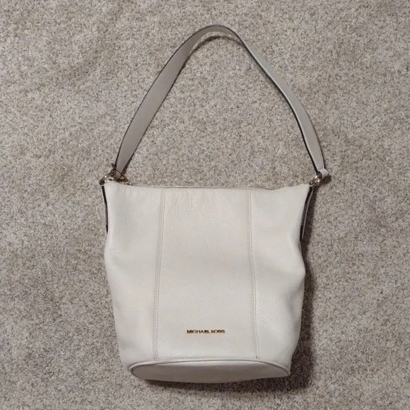 Michael kors purse - Picture 3 of 14